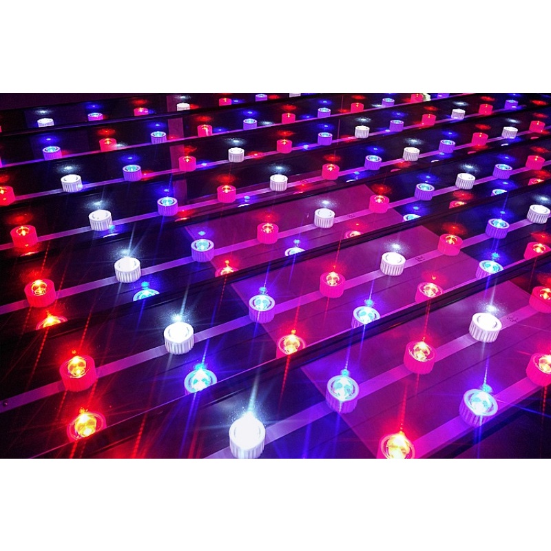 Chóa LED đơn Luxeon WRGB. Chóa led gom ánh sáng thừa vào tiêu điểm tối ưu hiệu quả