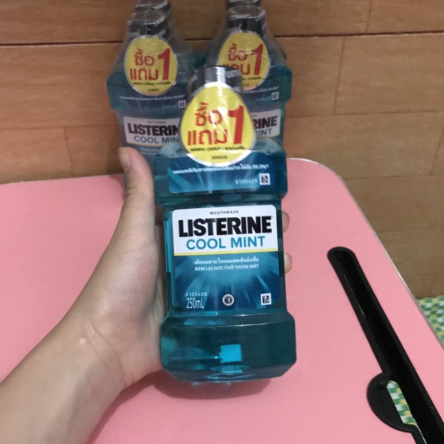 Combo 2 chai nước súc miệng hơi thở thơm mát Listerine Coolmint 250ml