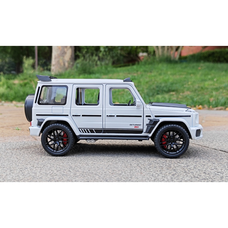 Xe mô hình Mercedes-Benz G800 Brabus tỉ lệ 1:22