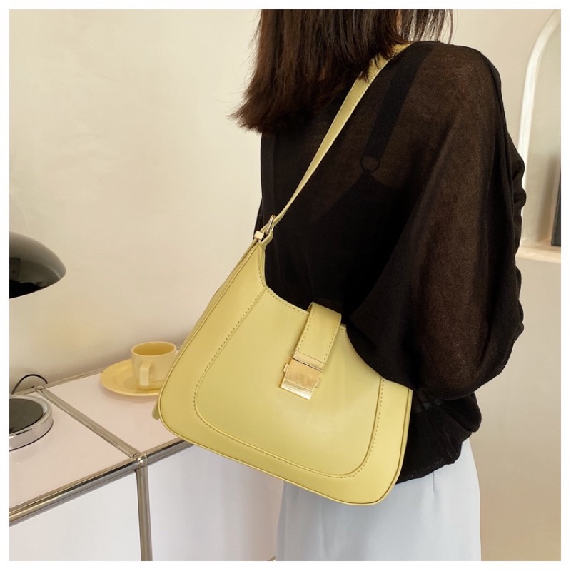 Túi đeo chéo Shin Min Ah vintage