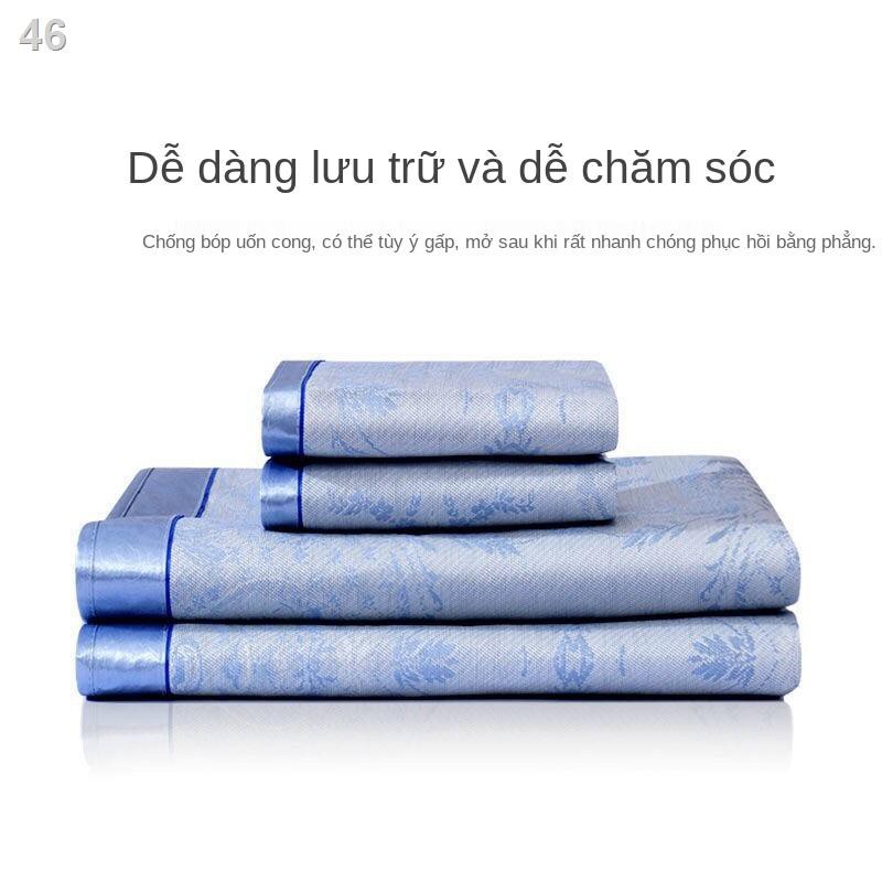 Vchiếu mùa hè 1,8m 2m Thảm lụa băng 1,5 Mi gia dụng ba mảnh ghế mây đơn và đôi có thể gập lại trong ký túc xá