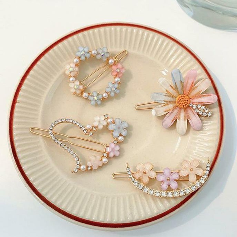 Kẹp Tóc Đính Đá Hình Hoa Cúc Xinh Xắn Thời Trang