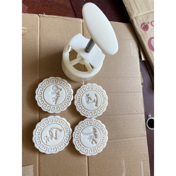 Khuân làm bánh trung thu Tài Phúc Lộc Thọ hình tròn 125g