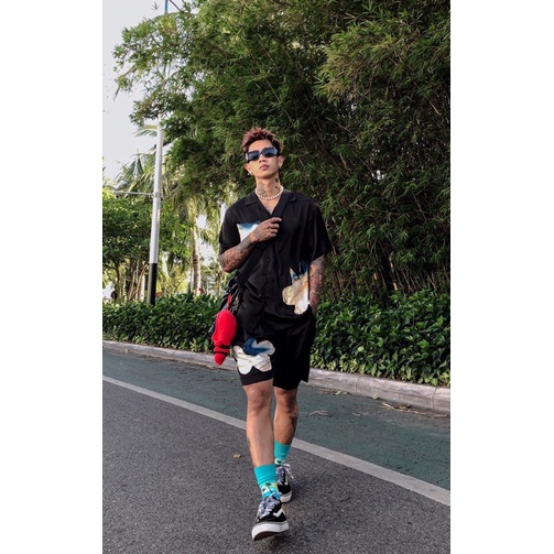 Set sơ mi và quần soóc đen lụa thô vá hoạ tiết WAGG cao cấp