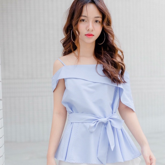 Áo trễ vai cột nơ