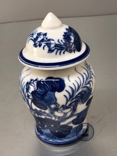 Hũ đựng gạo , muối , nước thờ