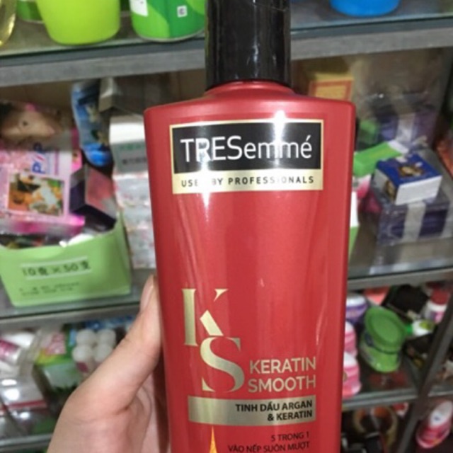 Dầu gội TRESemme vào nếp mượt mà Keratin Smooth 340g