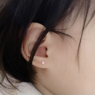1 chiếc nụ tai bạc nhỏ xinh cỡ 2mm