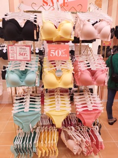 Áo trơn màu Tr.iumph Amo Style