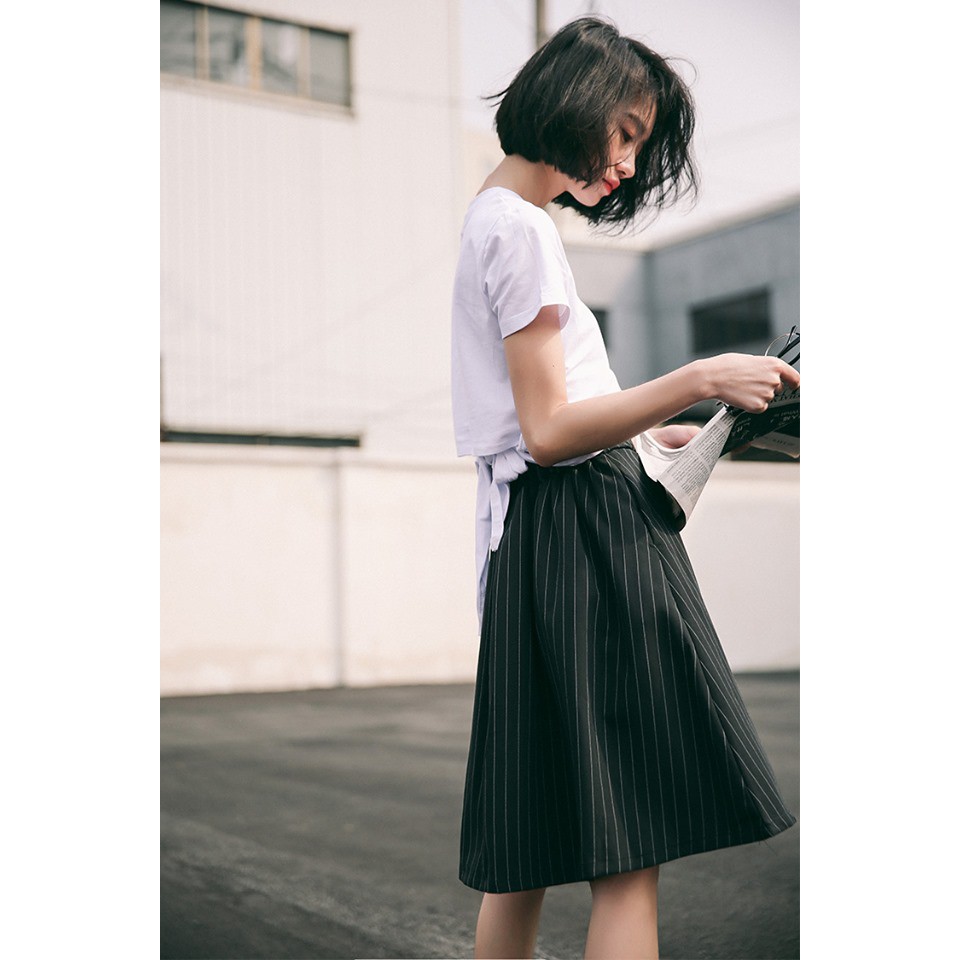 Áo thun nữ croptop cổ tròn thắt nơ sau lưng siêu dễ thương, siêu sexyy | BigBuy360 - bigbuy360.vn