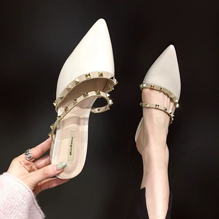 Dép mũi nhọn đính đinh tán thời trang cho nữ