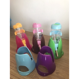 Đế bình nước cho thú cưng- chuột Hamster ( không kèm bình )
