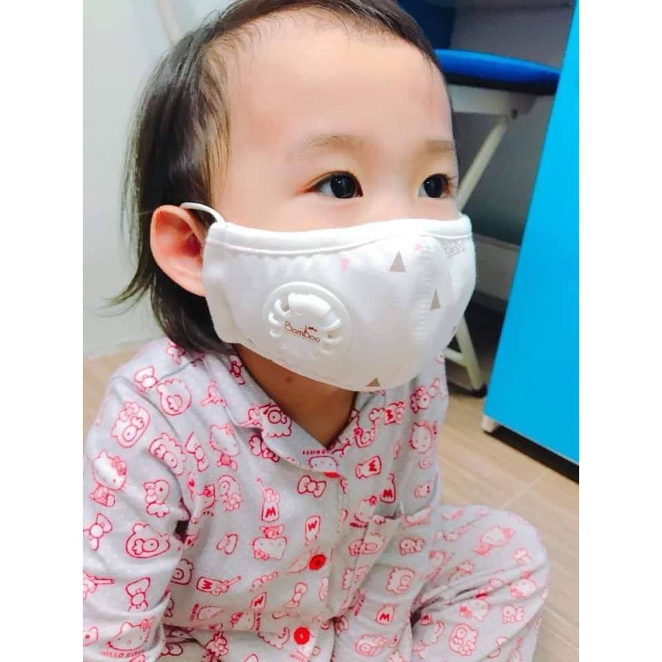 Khẩu trang kháng khuẩn Little Love 3 lớp vải sợi tre có bộ lọc bụi cho bé từ 1 - 5 tuổi