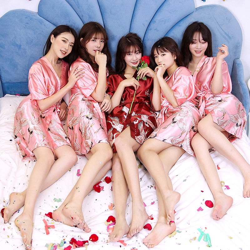 Áo choàng ngủ dài bằng lụa thanh lịch quyến rũ cho phù dâu/tiệc cưới