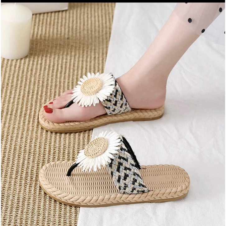 Dép đế cói xỏ ngón hoa cúc