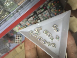 Đá hình các loại (giá 1 viên)