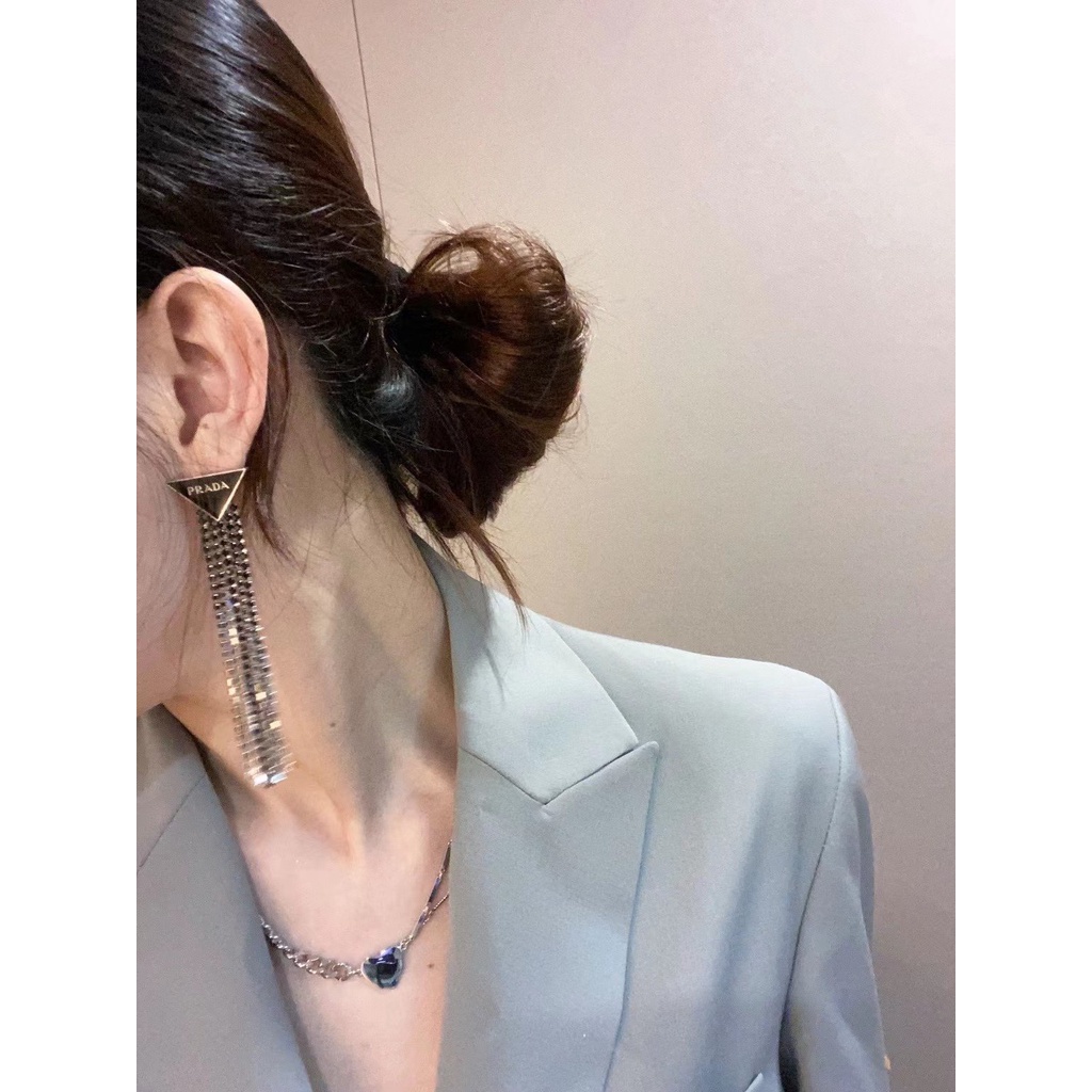 Khuyên Tai Tròn Bằng Thép Titan In Logo Prada Thời Trang Cho Nữ
