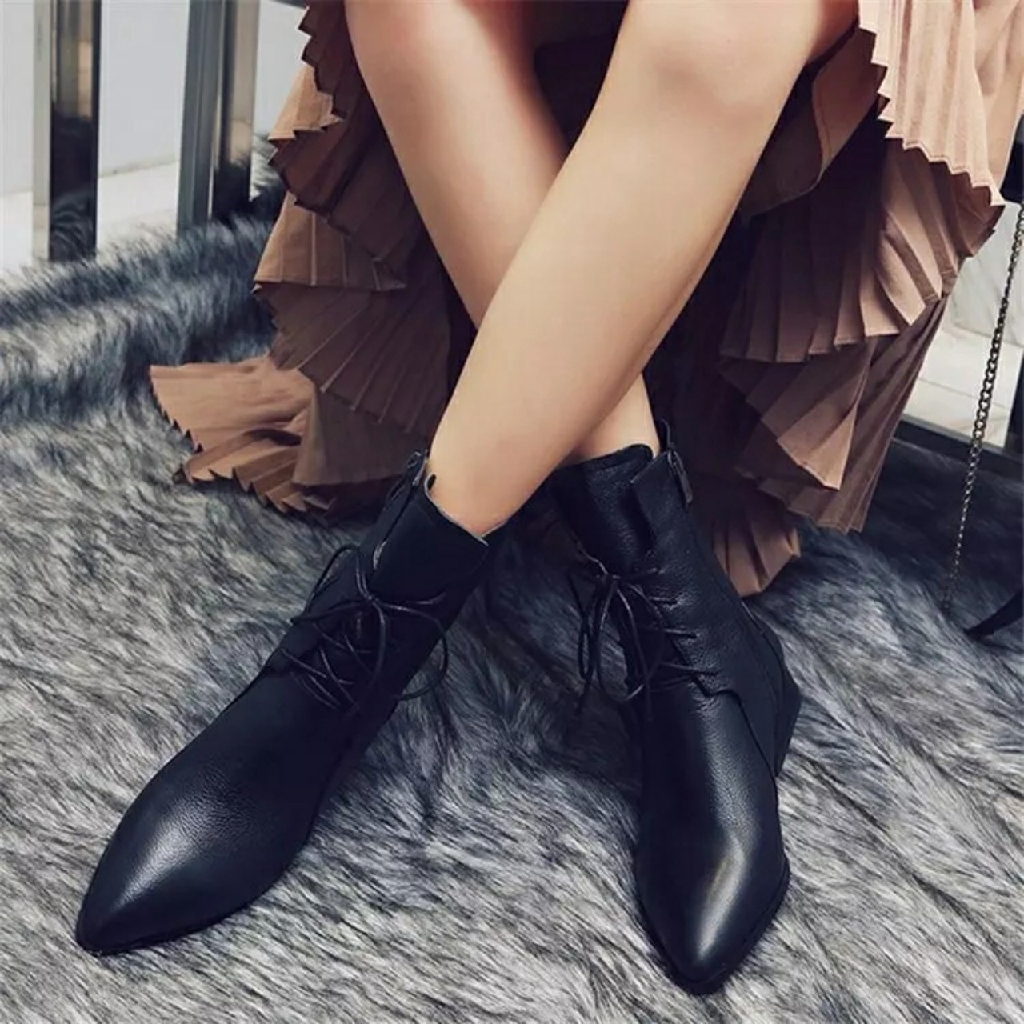 Boot Da Mũi Nhọn Dây Buộc Phong Cách Cao Bồi (Fullbox) | BigBuy360 - bigbuy360.vn