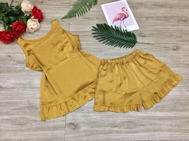 Bộ đồ lụa cao cấp bèo ngực | BigBuy360 - bigbuy360.vn