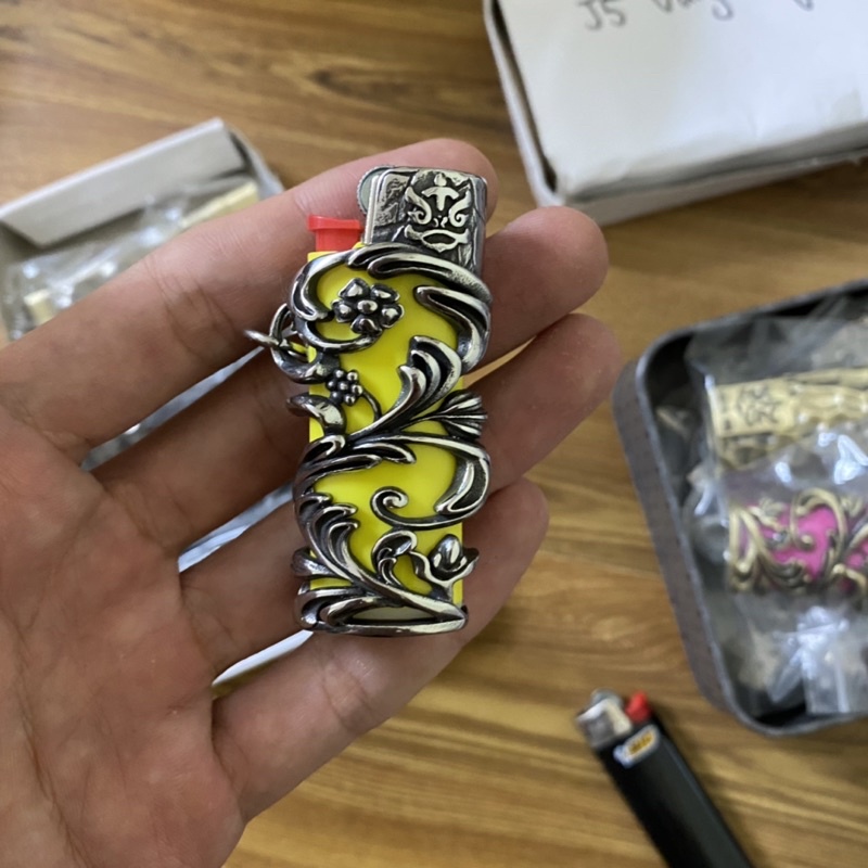 Vỏ Bic j5 Kim Loại Hoa Lá - Kèm Dây Chuyền