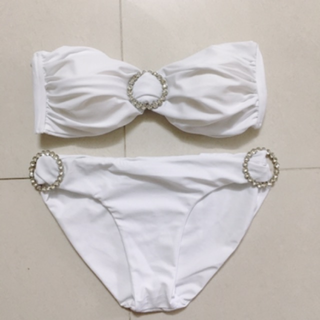 Set bikini đính khoen đá sang chảnh