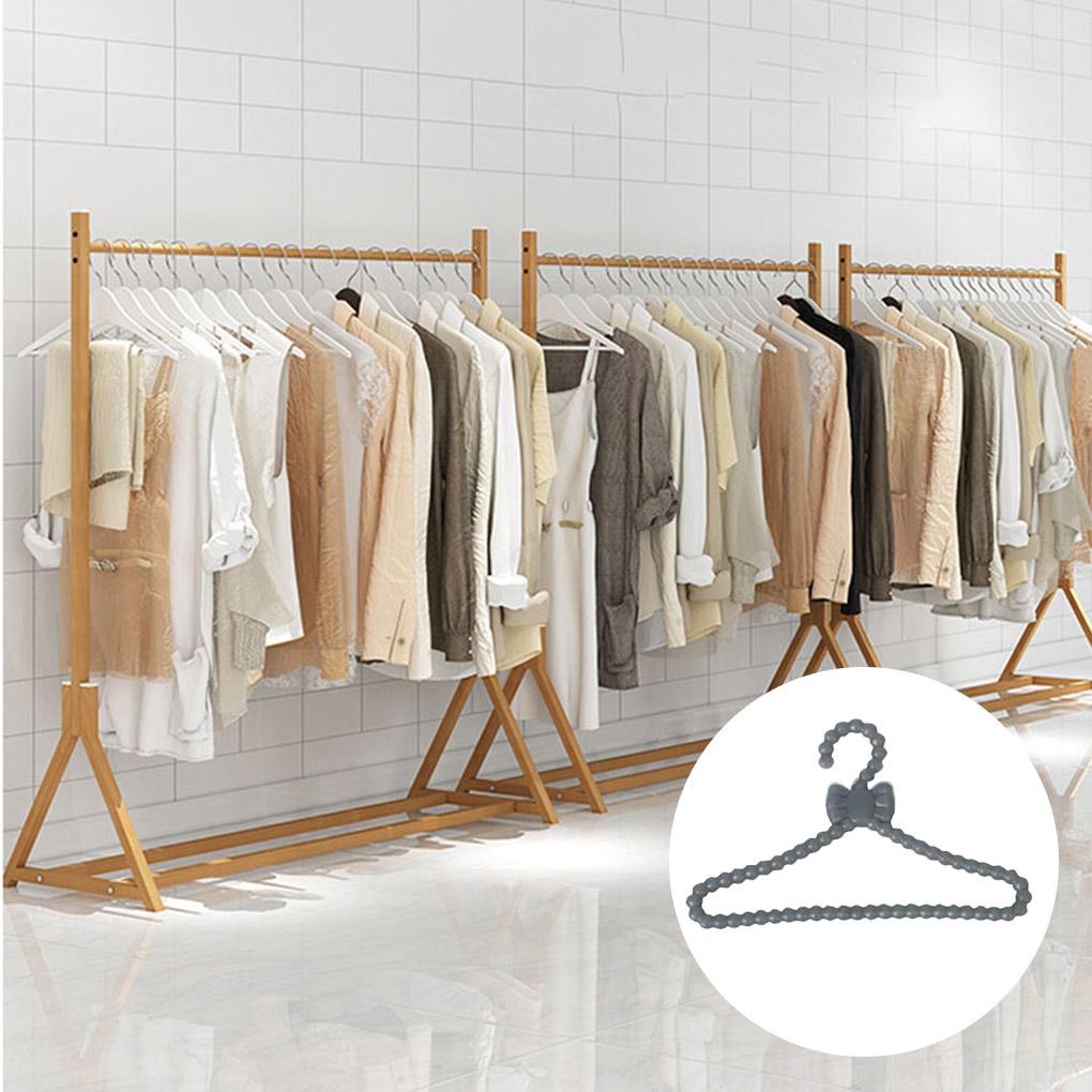 Set 12 Móc Nhựa Treo Quần Áo Búp Bê / Áo Khoác / Đồ Chơi Trẻ Em