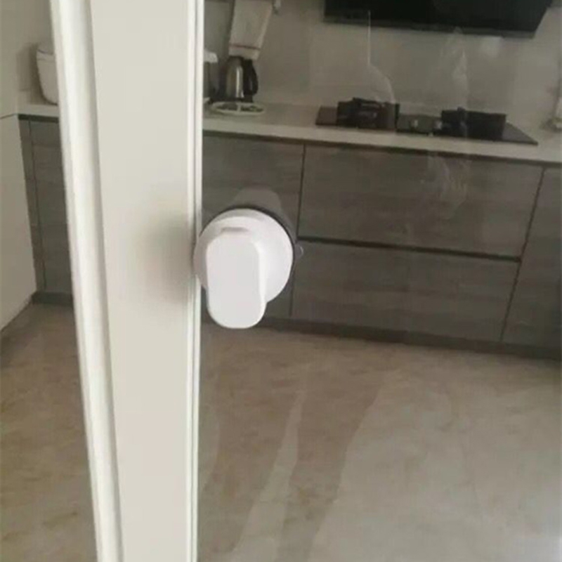 Tay Nắm Cửa Bằng Nhựa Có Giác Hút Đa Năng Tiện Dụng