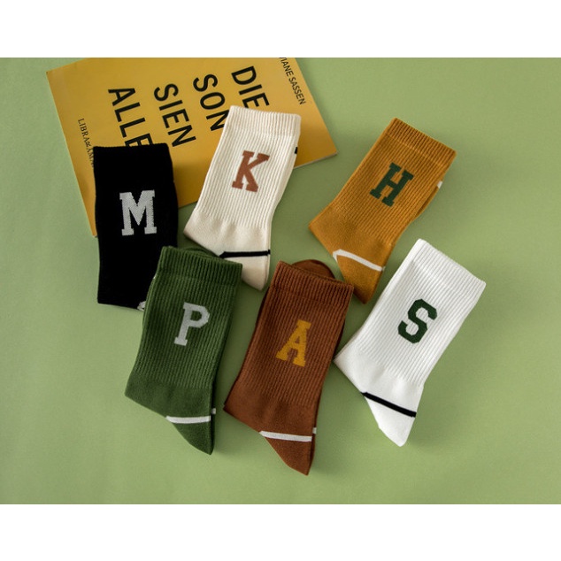 Vớ Tất chữ cái cổ cao Unisex phong cách thể thao, trẻ trung và năng động.