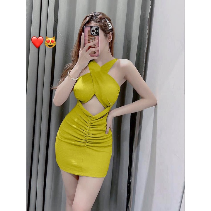 Đầm yếm xốp chéo bản cổ hở eo nhúm ôm body cực xinh , chất thun xốp dày dặn