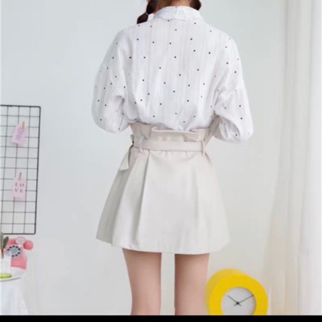 Chân váy 4 nút cột nơ sang chảnh | BigBuy360 - bigbuy360.vn