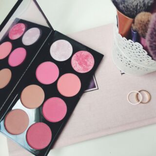 Bảng phấn má Revolution Ultra Blush Palette Sugar and Spice