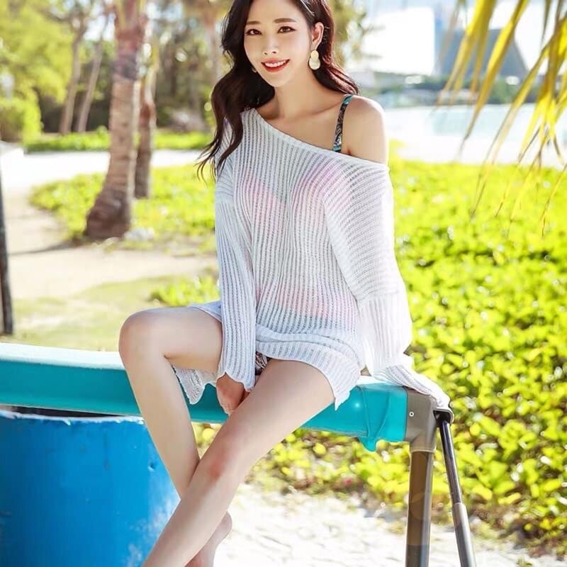 Áo lưới đi biển trễ vai form oversize sành điệu