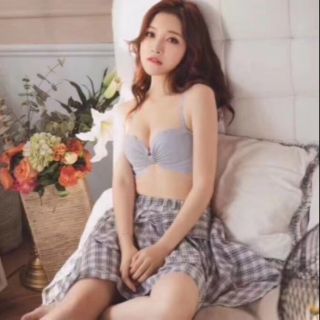Set bộ áo + quần lót đúc su hình nơ