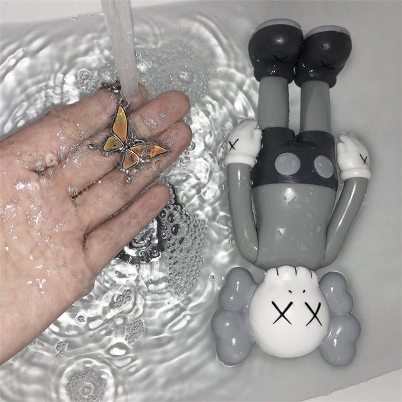 Dây Chuyền Mặt Bướm Đính Đá Thay Đổi Màu Sắc