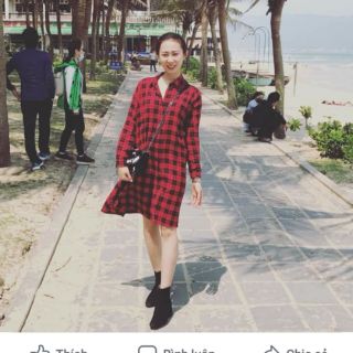 Váy kẻ raza