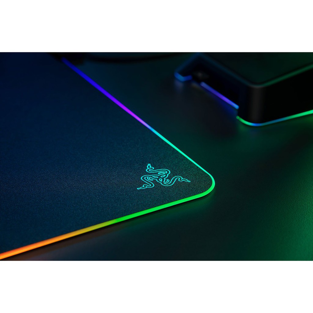 Tấm lót chuột Razer Firefly V2 - Hard Surface Mouse Mat with Chroma - FRML Packaging_RZ02-03020100-R3M1