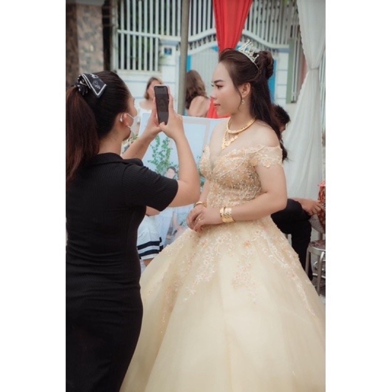 pass váy cưới , thanh lý váy cưới