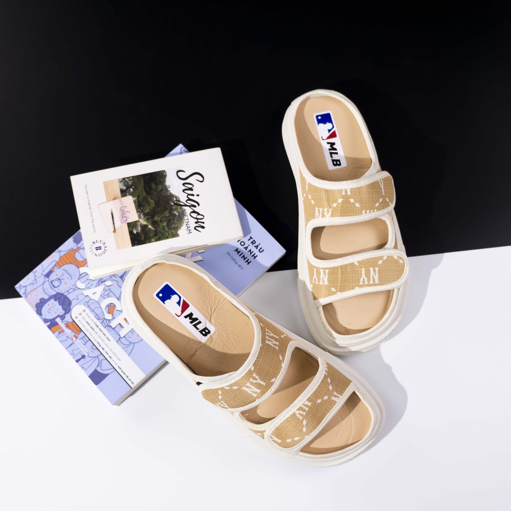 Dép Sục Nữ Quai Ngang Màu Vàng Hoạ Tiết Chữ N Mẫu Mới Hottrend Foxy - FOM008