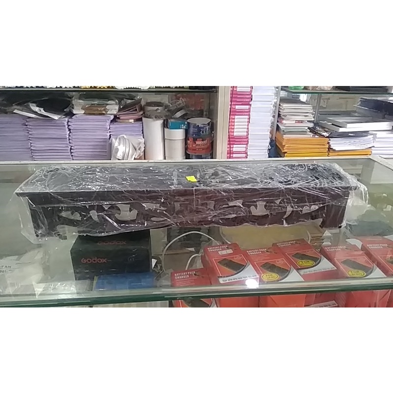Đôn gỗ dài để tượng hoặc khung hình