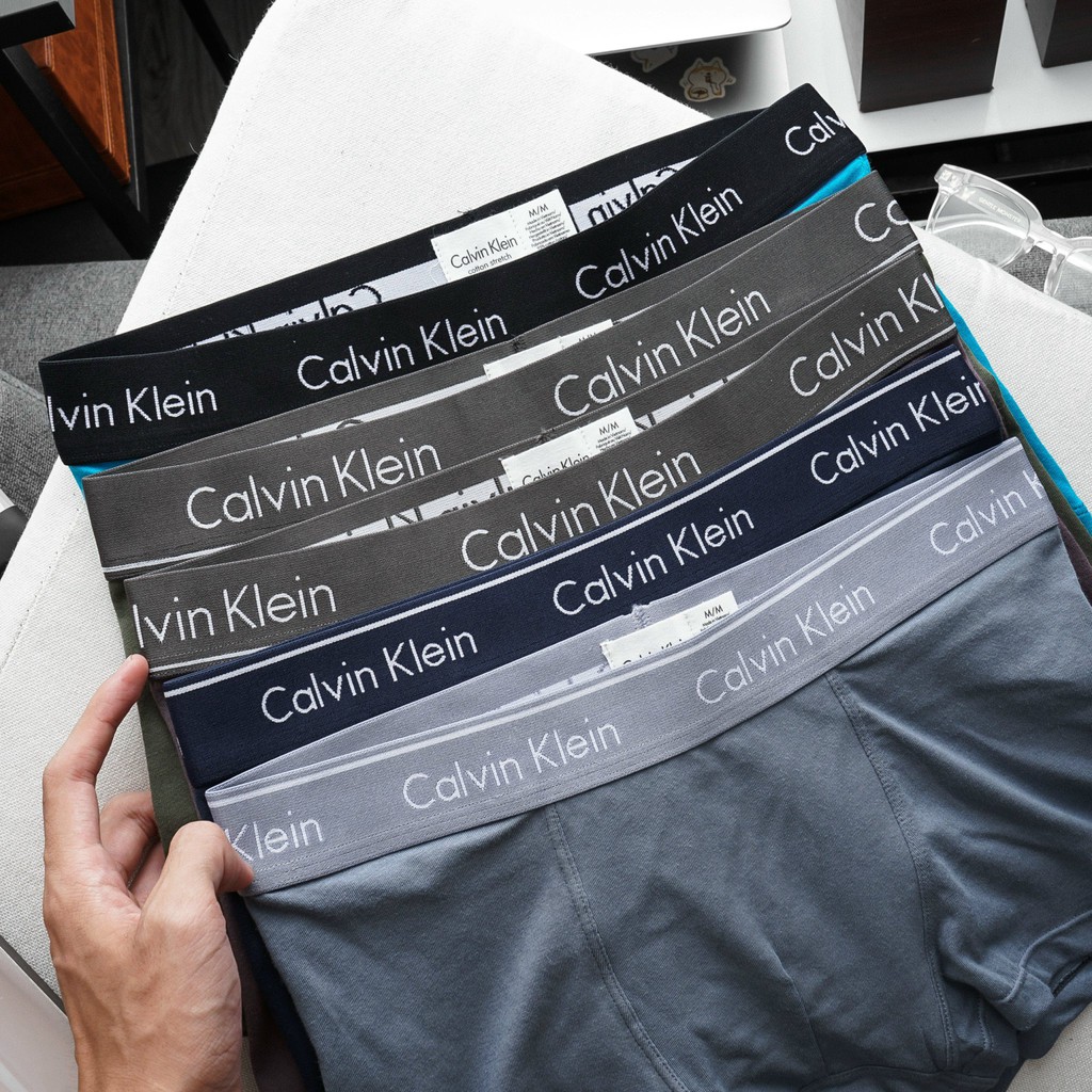 Hộp Pack 3 quần lót nam Boxer CK có 5 màu co giãn, thoáng khí, vải lụa cao cấp xuất xịn chính hãng