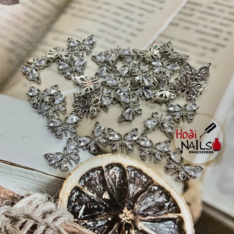Charm bướm cao cấp ( giá 1 chiếc)