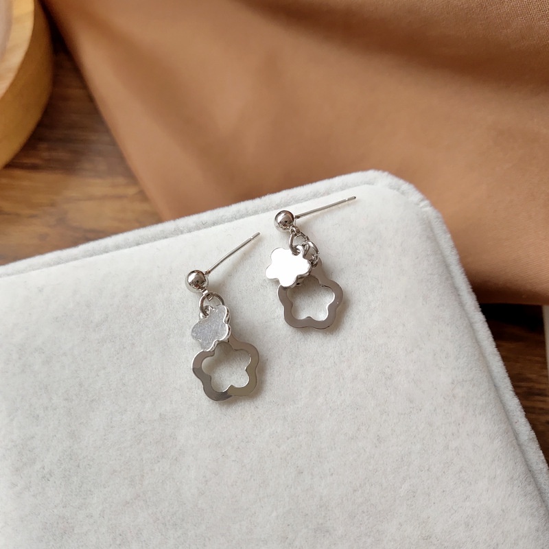 Khuyên tai hình hoa rỗng kiểu cách sáng tạo hợp thời trang cho nữ