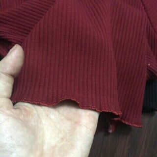 Áo thun gân trễ vai