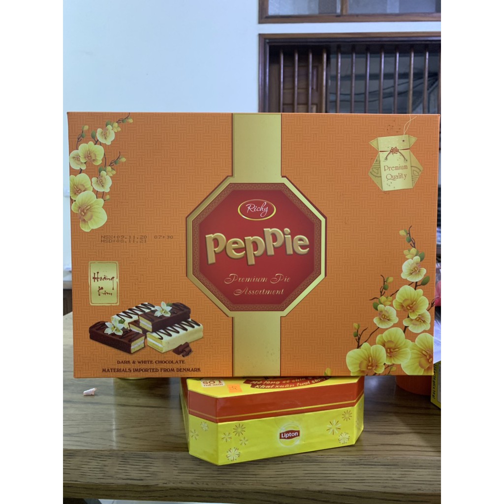 HỘP BÁNH PHÚ QUÝ ĐỎ PEPPIE 468G