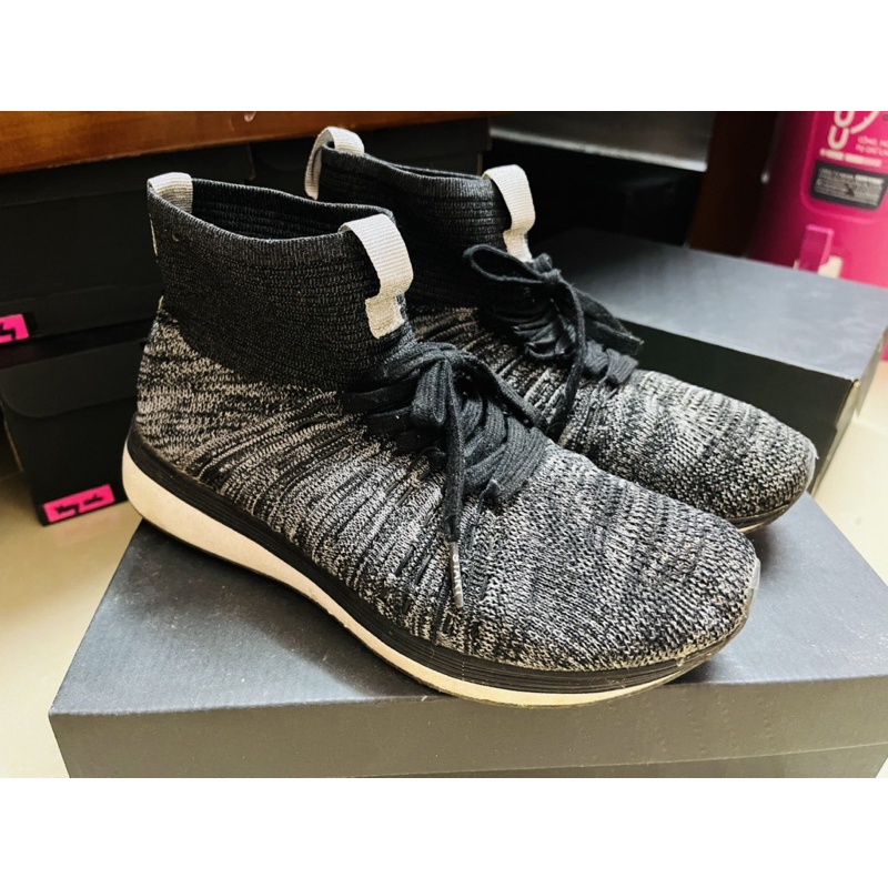 Giày Bershka size 38