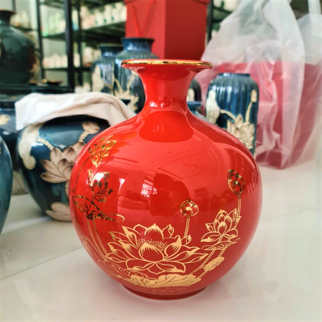 (28cm)Quà tặng Bình hút lộc Hoa sen vàng vẽ tay, Bình hút tài lộc mang đến may mắn bình an cho gia chủ