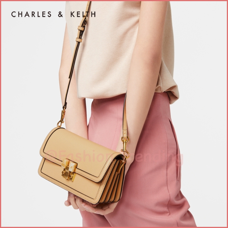 Charles and Keith 2020 Mùa xuân và mùa hè Sản phẩm mới CK2-70781190 Lady bán quý trang trí đá đơn túi đàn accordion