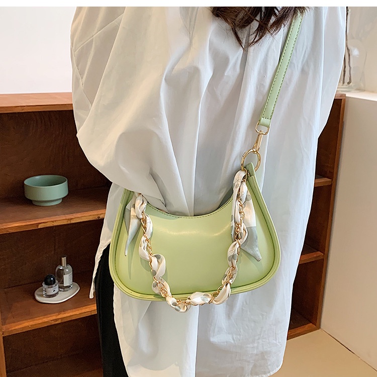 Túi đeo vai IELGY dễ phối đồ thời trang cho nữ