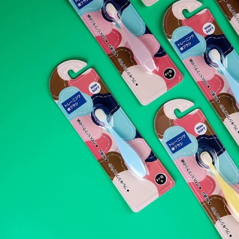 Bàn chải đánh răng xuất Nhật mềm mại cho bé 1-3 tuổi PK Tkutrang