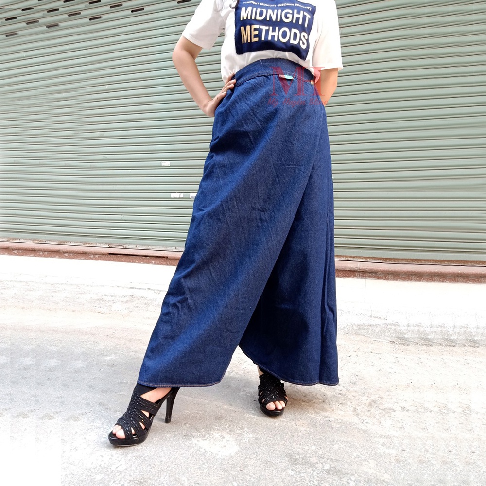 [ Ảnh Tự Chụp ] Váy Chống Nắng Dạng Quần Jean Trơn Cao Cấp Có Chân Váy Dài Và Nút Bấm Bên Hông Rất Tiện Lợi | BigBuy360 - bigbuy360.vn